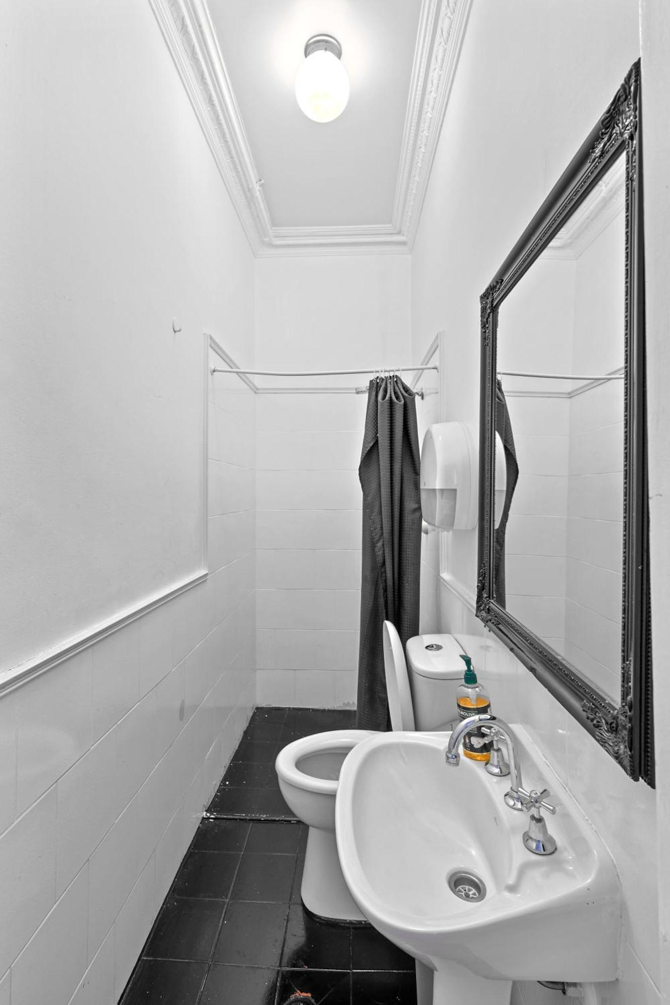 Venus By The Harbour Budget Hotel Сидней Экстерьер фото